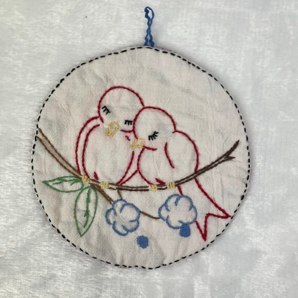 Pair Vintage Hand-Embroidered Bird Pot Holders 1940s 5.5" Round Red Plaid Back - Picture 5 of 6